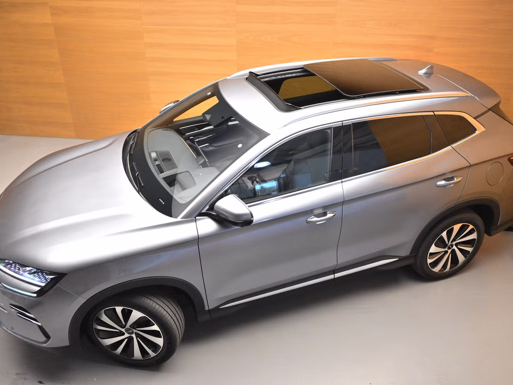 BYD Seal U · X Logistic VTC